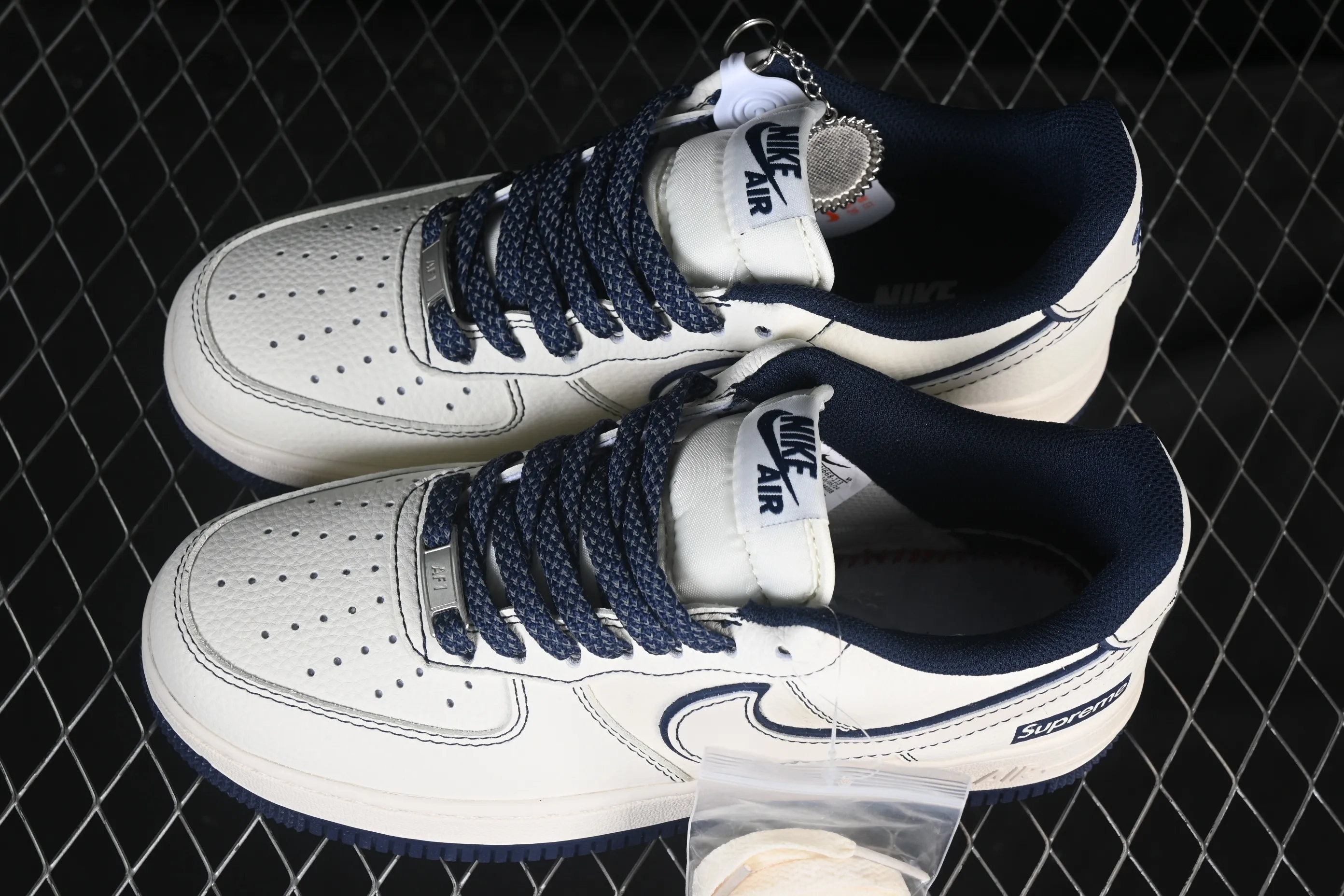 All Categories Nk Air Force 1 Air Force Series Nk Air Force 1 Low Air Force Low Nike Air Force 1'07 Low Supreme Joint Milan Bugs Bunny Air Force One Low Casual Shoes SM6668-113